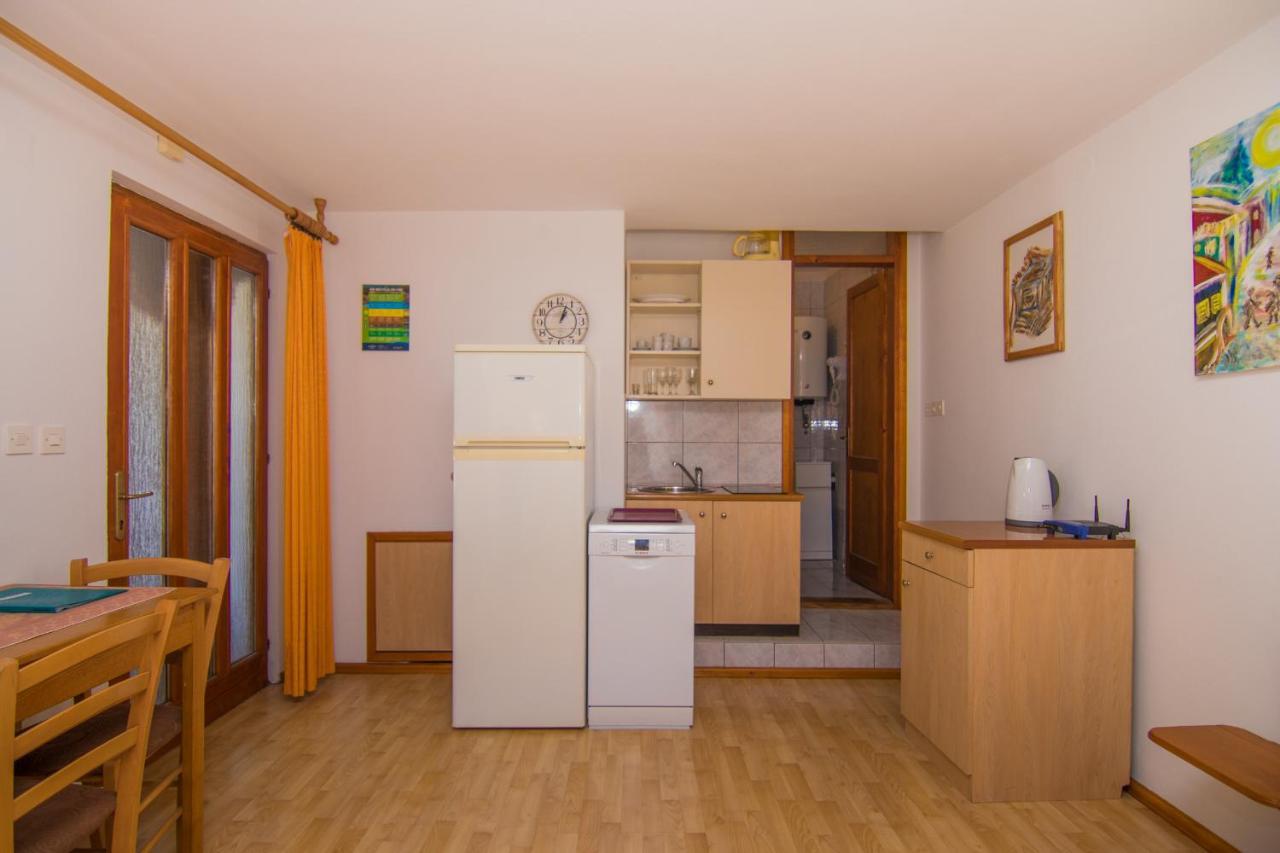 Apartmani Villa Kalinic Njivice Exterior foto